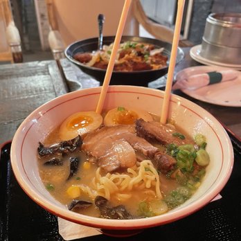 Ohho Ramen Dimsum - Ramen Soup with Stews Beef - Ramen Near Me - North Miami Beach, Florida