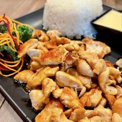 Sakeba Sushi & Sake Bar - Hibachi Chicken w. White Rice