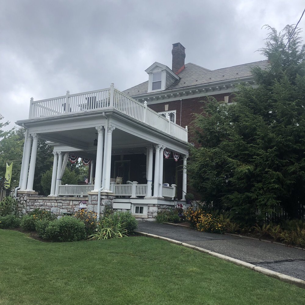 Olde Square Inn - Bed & Breakfast Near Me - Mount Joy, Pennsylvania Olde Square Inn - Bed & Breakfast Near Me - Mount Joy, Pennsylvania