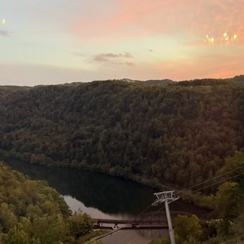 Hawk’s Nest State Park Lodge - Sunset at the lodge, view from The dining room - Hotels Near Me - Ansted, West Virginia