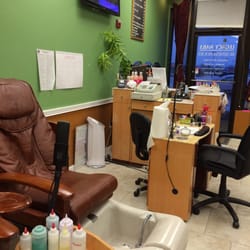 Legacy Nails - Pedicure chair