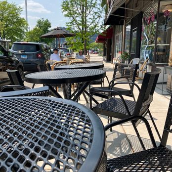 Central Station Coffee & Tea - Outdoor seating - Coffee & Tea Near Me - Wilmette, Illinois Central Station Coffee & Tea - Outdoor seating - Coffee & Tea Near Me - Wilmette, Illinois