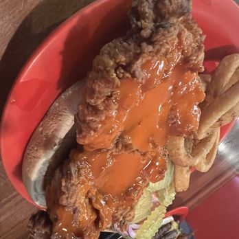 Carolina’s Diner - Crispy chicken sandwich - Diners Near Me - High Point, North Carolina