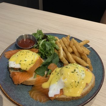 A Corner Cafe - Smoked salmon Benny - Cafes Near Me - Markham, Ontario