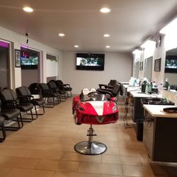 Woodway Salon & Barber