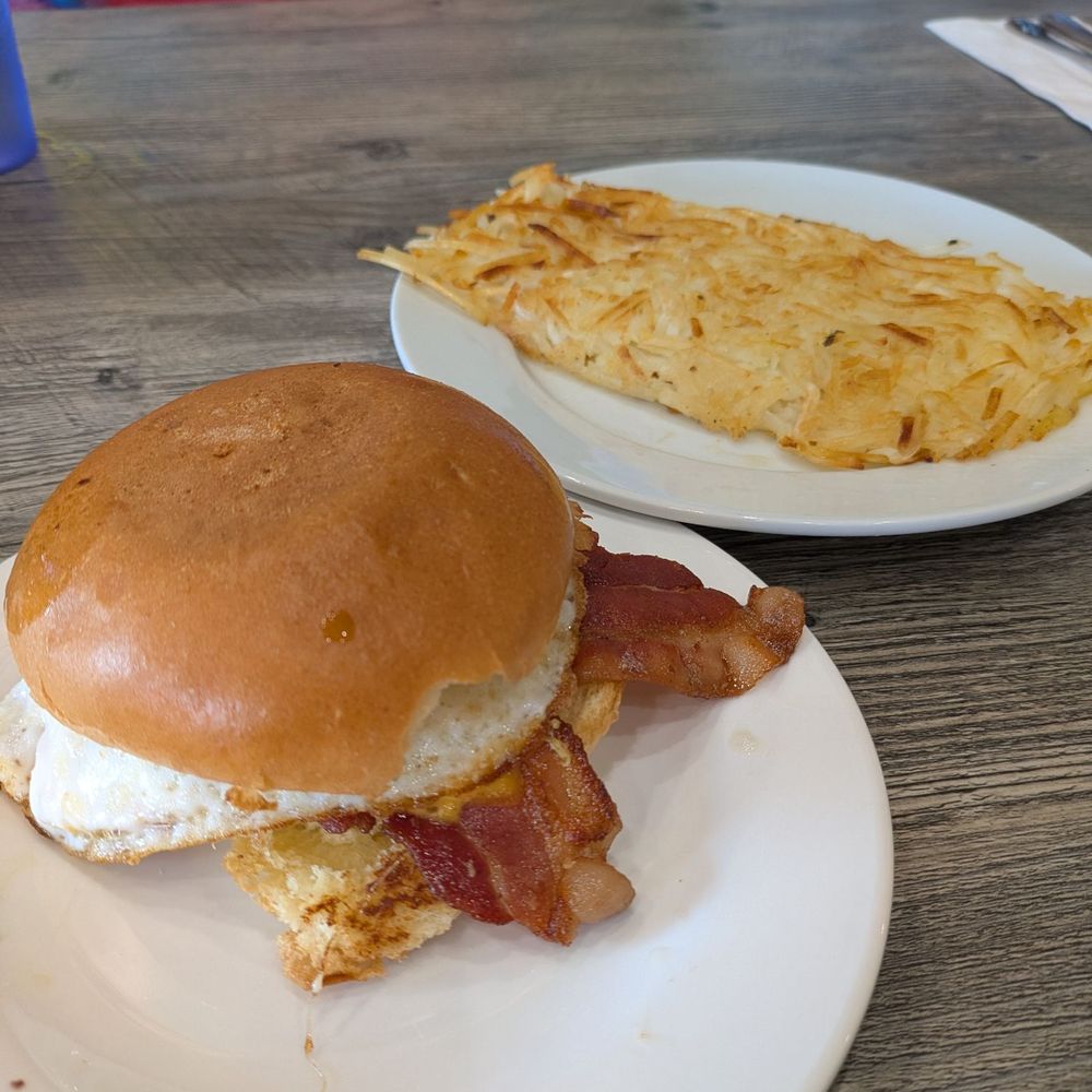 The Pan - The breakfast sandwich with a side of perfectly cooked hash browns - Breakfast & Brunch Near Me - Santa Ana, California The Pan - The breakfast sandwich with a side of perfectly cooked hash browns - Breakfast & Brunch Near Me - Santa Ana, California