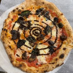 Blue Duck Italian Kitchen - Panther - pomodoro / mozzarella / basil / mushroom mix / black garlic puree
