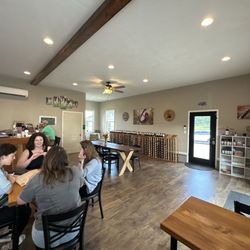 Bluegrass Vineyard - Second half of the shop and bar from table