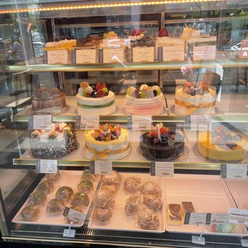Sunmerry Bakery - Front case - Bakeries Near Me - Fort Lee, New Jersey