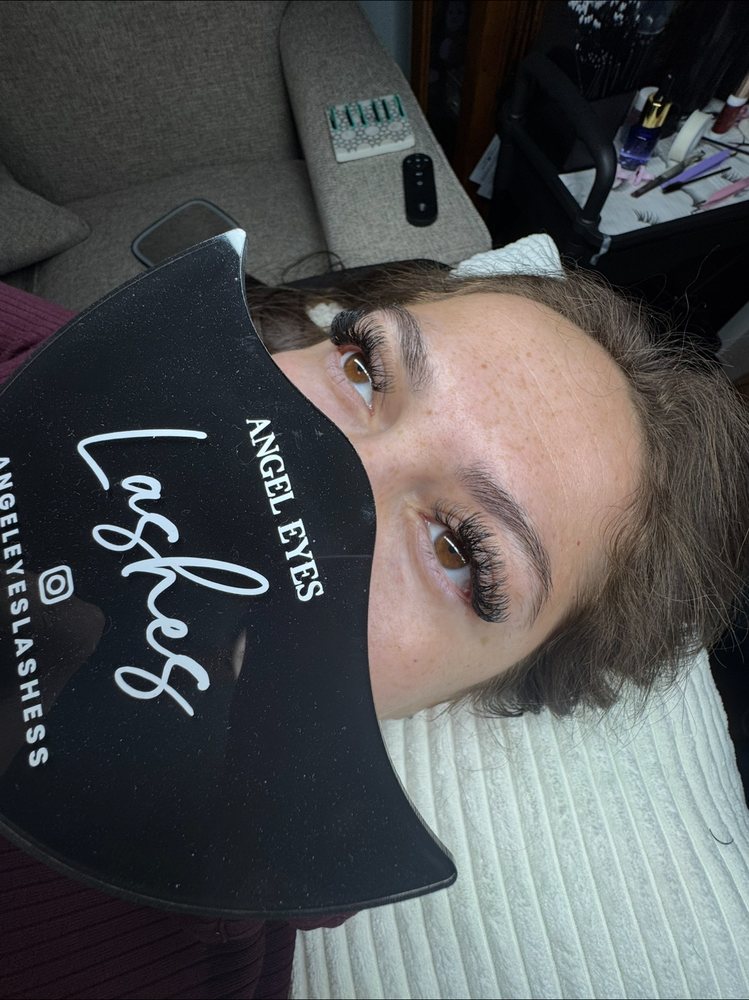 Angel Eyes Lashes Logo