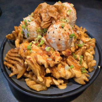 Shiloh Plate & Pour - Crab Rangoon fries - Sports Bars Near Me - Pittsburgh, Pennsylvania