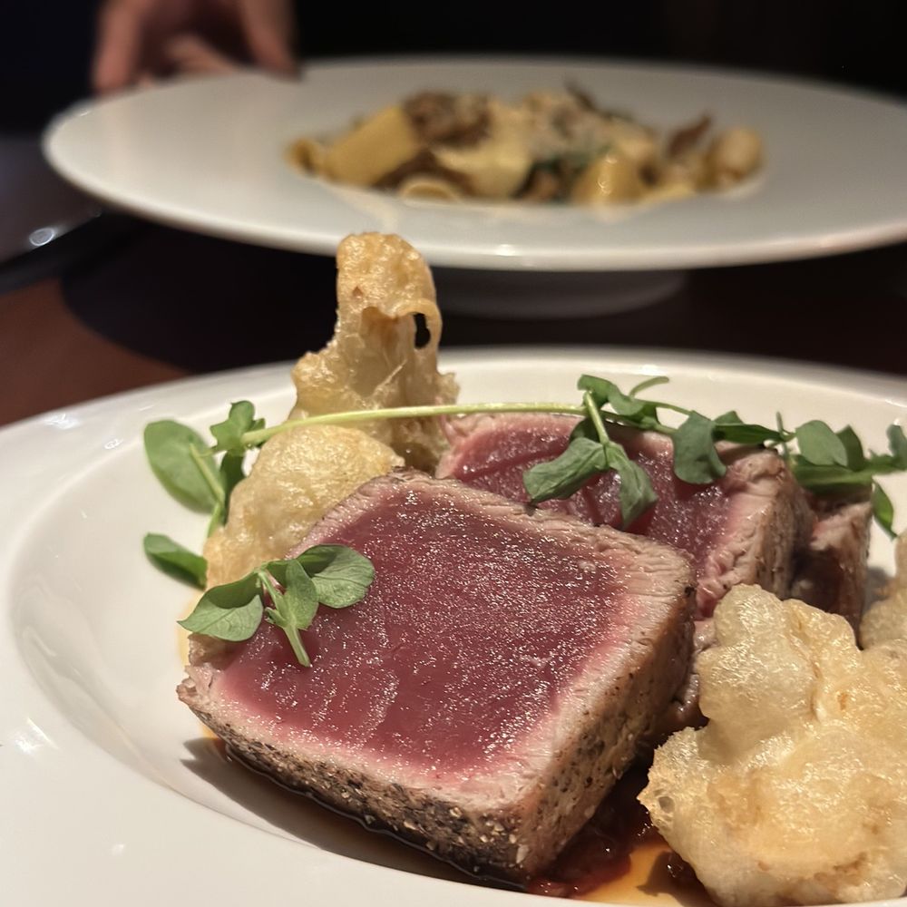 Bettini Restaurant - Tuna steak - New American Near Me - Edgartown, Massachusetts