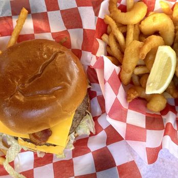 Thorntree Terrace - Bacon Cheeseburger & Seafood Platter - Fast Food Near Me - Escondido, California Thorntree Terrace - Bacon Cheeseburger & Seafood Platter - Fast Food Near Me - Escondido, California