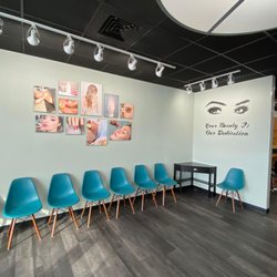 Eyebrow Experts Beauty Salon - Waiting Area at Eyebrow Experts Beauty Salon