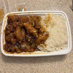China Star - General Tso's Chicken - no vegetables (compared to menu pic which is all i had to refer to)