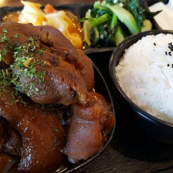 Taste Tea Cafe - Pork knuckle rice lunch special (complimentary iced tea, jasmine or formosan black) - Taiwanese Near Me - Artesia, California Taste Tea Cafe - Pork knuckle rice lunch special (complimentary iced tea, jasmine or formosan black) - Taiwanese Near Me - Artesia, California