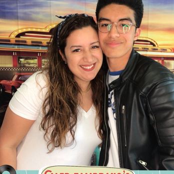 Headline Photobooth - Photo Booth Rentals Near Me