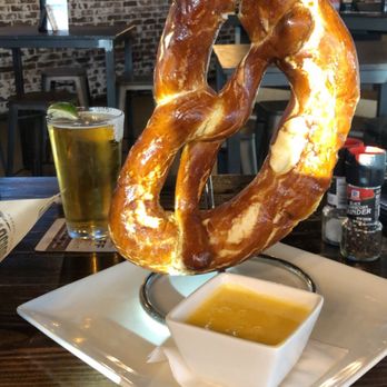 Woodson's Local Tap + Kitchen - Comfort Food Near Me - Conroe, Texas