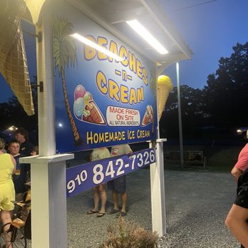 Beaches N Cream - Outdoor sign near the line - Ice Cream & Frozen Yogurt Near Me - Supply, North Carolina