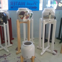 H2GO Fresh Drinking Water - Crock pots and stands different styles to fit your decor kitchen :-)