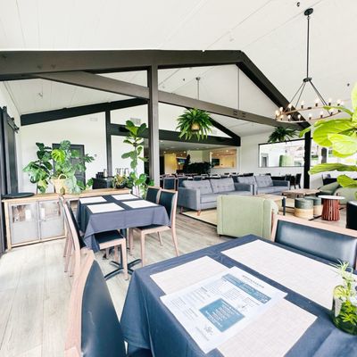 Brickmans Restaurant & Bar by null
