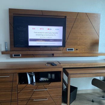 Courtyard by Marriott Santa Monica - Hotels Near Me - Santa Monica, California