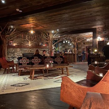 Urban Cowboy Lodge - The lounge is crazy big - Bed & Breakfast Near Me - Big Indian, New York