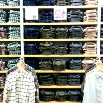 Uniqlo - Men's Clothing Near Me - Toronto, Ontario