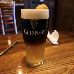 Madra Rua Irish Pub