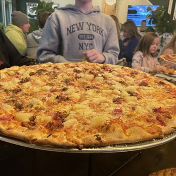 The Ricochet - Pizza Near Me - Derry, New Hampshire