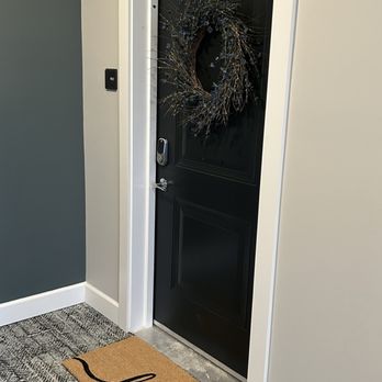 Nook Nine - Front door and hallway view. - Apartments Near Me - Indianapolis, Indiana