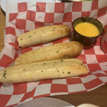 New Bethel Ordinary - Breadsticks - American Near Me - Indianapolis, Indiana