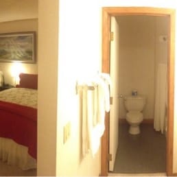 Room #7 - loved this room and what topped it for me was the fresh ground coffee rather than the packet stuff, what a great idea.