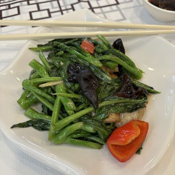 A Bite of Shunde - 臘味煲仔飯(大份) Stir-fried Fish Cake & Gai Lan - Chinese Near Me - Richmond, British Columbia A Bite of Shunde - 臘味煲仔飯(大份) Stir-fried Fish Cake & Gai Lan - Chinese Near Me - Richmond, British Columbia