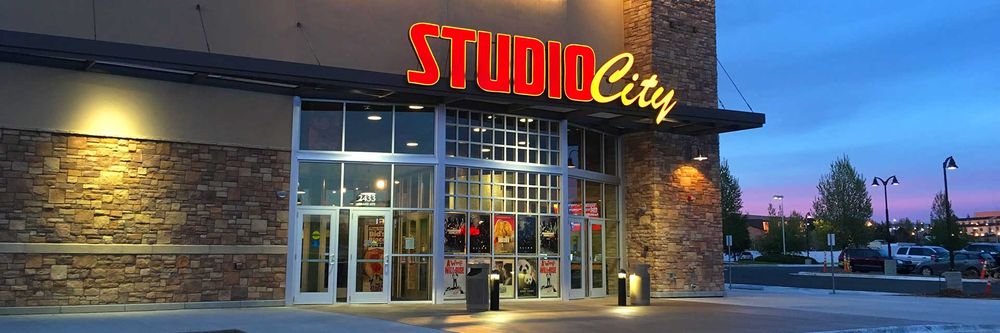 Social spots from Studio City Uw Plaza - Arq