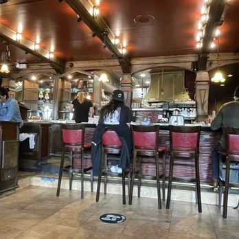 Foxy's Restaurant - Bar - Diners Near Me - Glendale, California