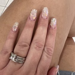 La Manucure organic spa - Glitter acrylic nails by Bella