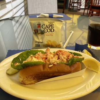 Captain's Table - Lobster Roll - Breakfast & Brunch Near Me - Chatham, Massachusetts
