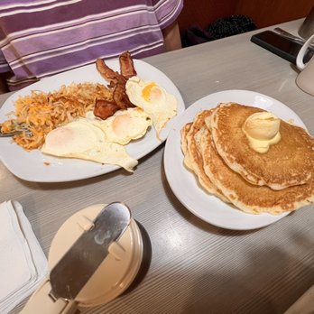 Perkins Restaurant & Bakery - Breakfast & Brunch Near Me - Appleton, Wisconsin