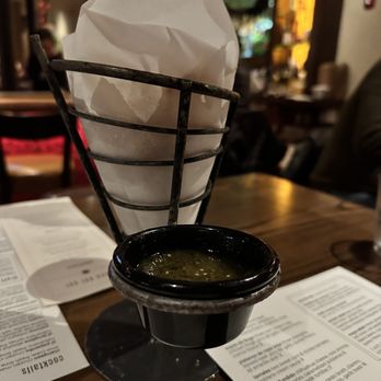 Maya Del Sol - Chips and salsa - Latin American Near Me - Oak Park, Illinois