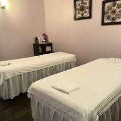 Cozy Massage at Lanier