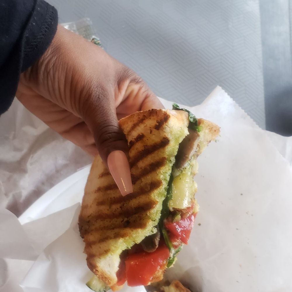 Ain't She Sweet Cafe - Garden veggie - Coffee & Tea Near Me - Chicago, Illinois