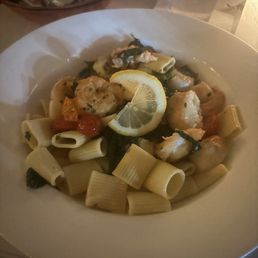 Rigatoni with shrimp and lobster