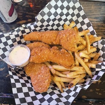 Milwaukee Brat House - Chicken strips - Pubs Near Me - Milwaukee, Wisconsin