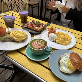 Outro - Brunch! - Cafes Near Me - New York, New York
