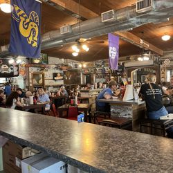 Grumps Burgers - Dining area