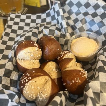 Tuba Baking - Pretzels and bier cheese - German Near Me - Dayton, Kentucky