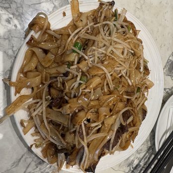 Happy Day Cafe - Beef Chow Fun - Hong Kong Style Cafe Near Me - Richmond, British Columbia