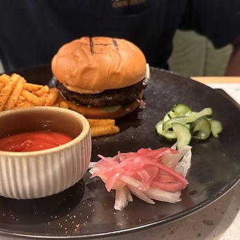 Olili - Get the burger! - Desserts Near Me - Honolulu, Hawaii