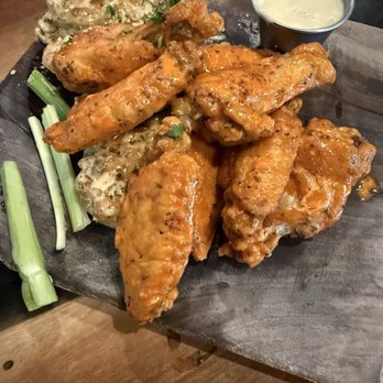 Stone Bar & Kitchen - Chicken Wings - Sports Bars Near Me - Columbus, Ohio Stone Bar & Kitchen - Chicken Wings - Sports Bars Near Me - Columbus, Ohio